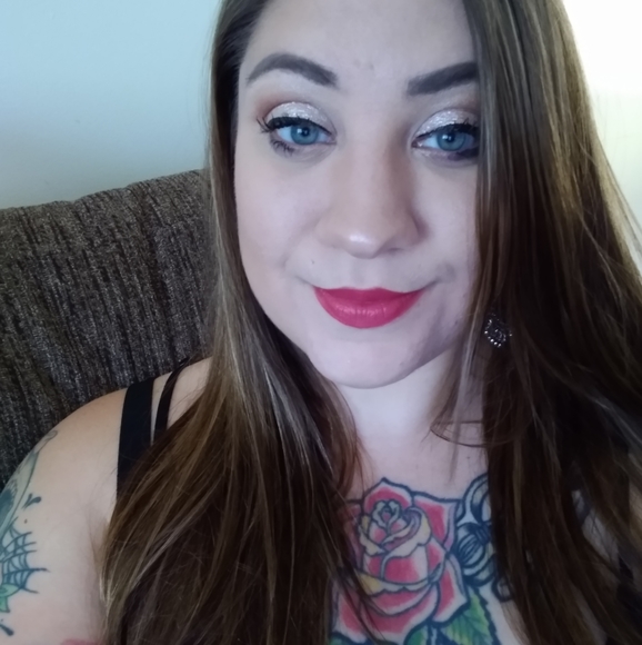 Meet your Posher, Mary - Picture 2 of 2